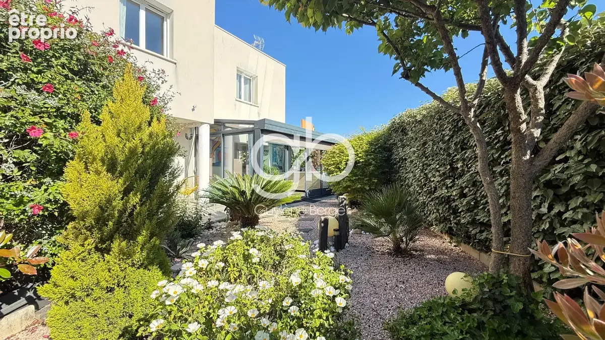 Villa récente Juvignac 111m2 DPE A Panneaux Solaires Jardin - photo 13