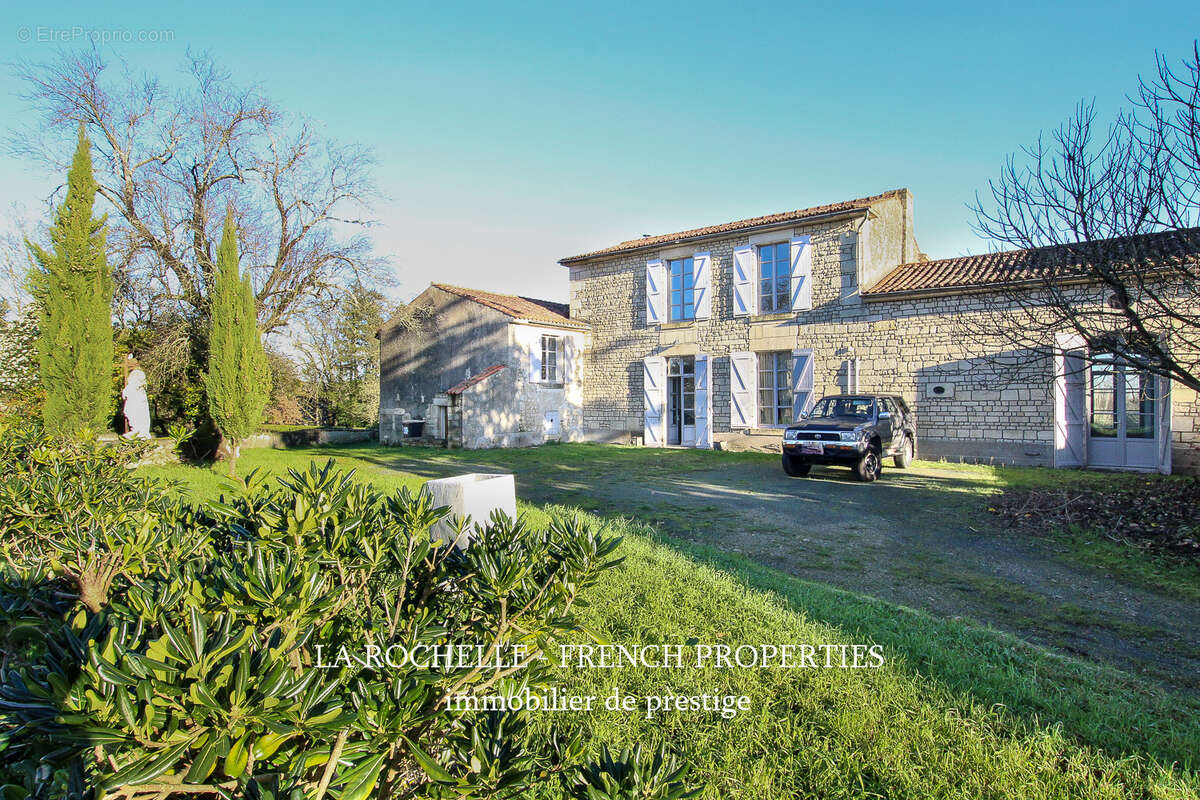 Maison à FONTENAY-LE-COMTE