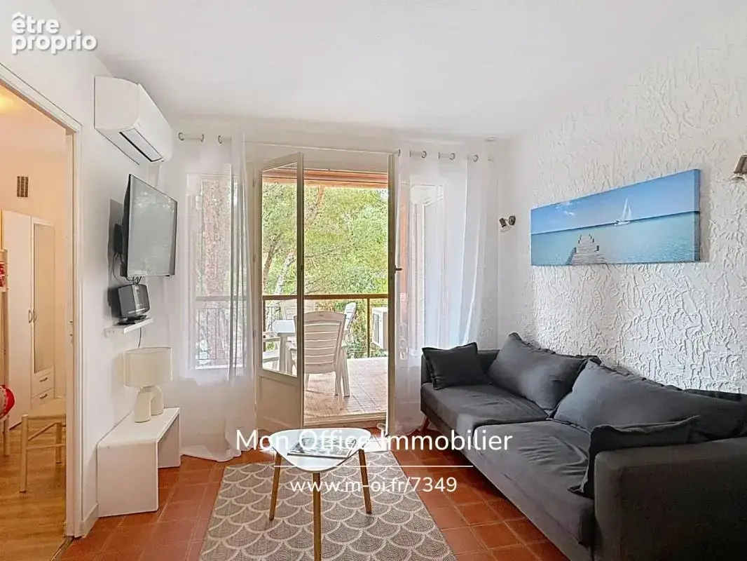 Référence : 7349-les. - appartement t3 clé en main en centre ville de cavalaire sur mer - photo 3