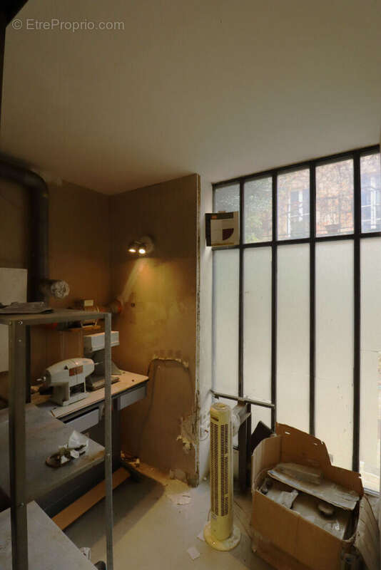 Commerce à PARIS-11E