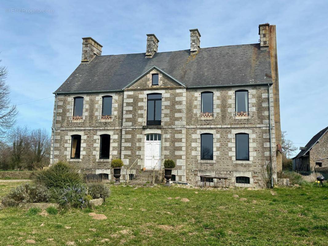 Maison à LE MESNIL-AMAND