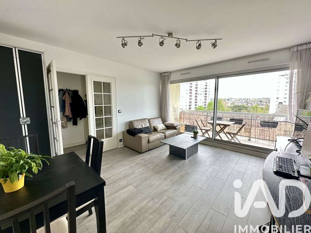 Photo 2 - Appartement à THORIGNY-SUR-MARNE