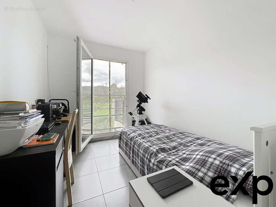 Appartement à ROQUEBRUNE-SUR-ARGENS