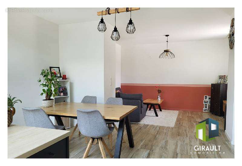 Appartement à VIEUX-CHARMONT