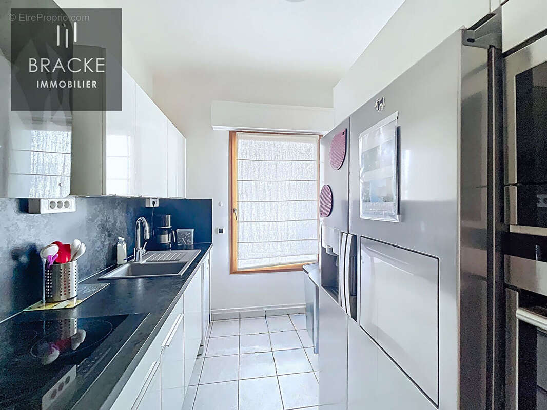 Appartement à COURBEVOIE