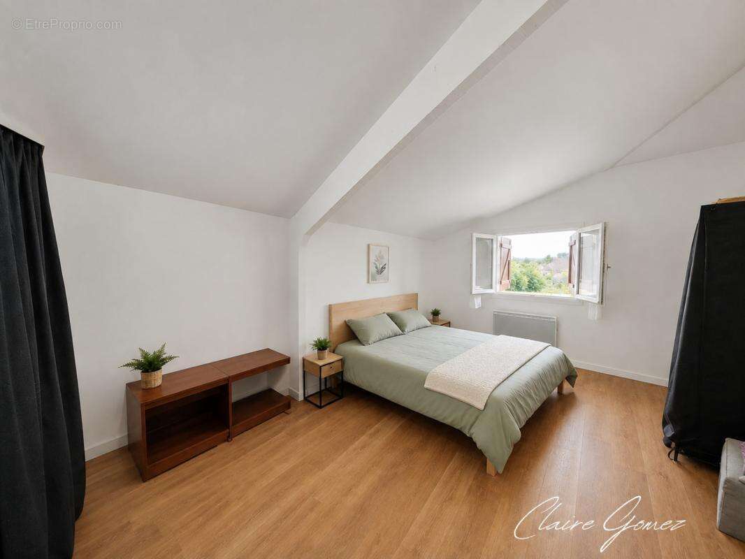 Cadours (31) – Charmante maison 5 pièces de 100 m² sur un terrain de 800 m² - photo 4