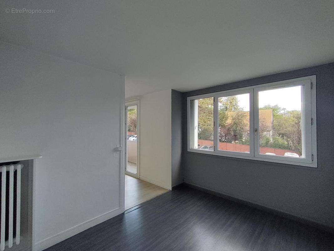 Appartement à LAMORLAYE