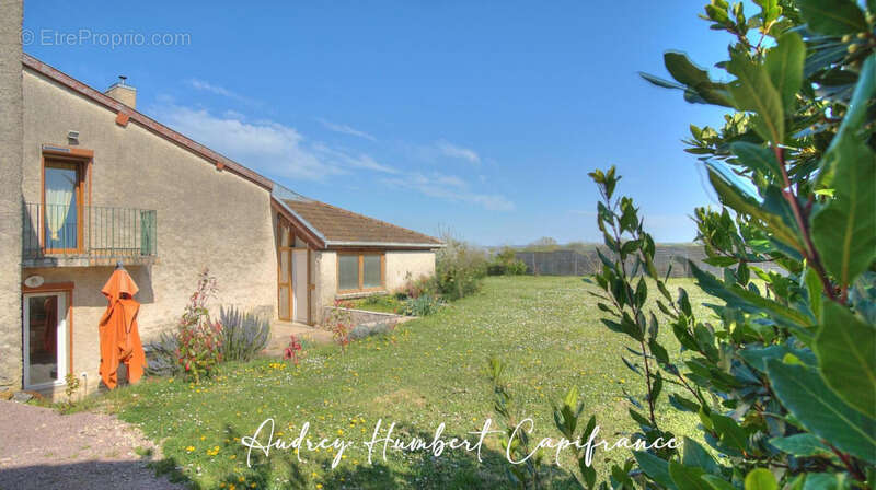 Maison à VIGNEULLES-LES-HATTONCHATEL