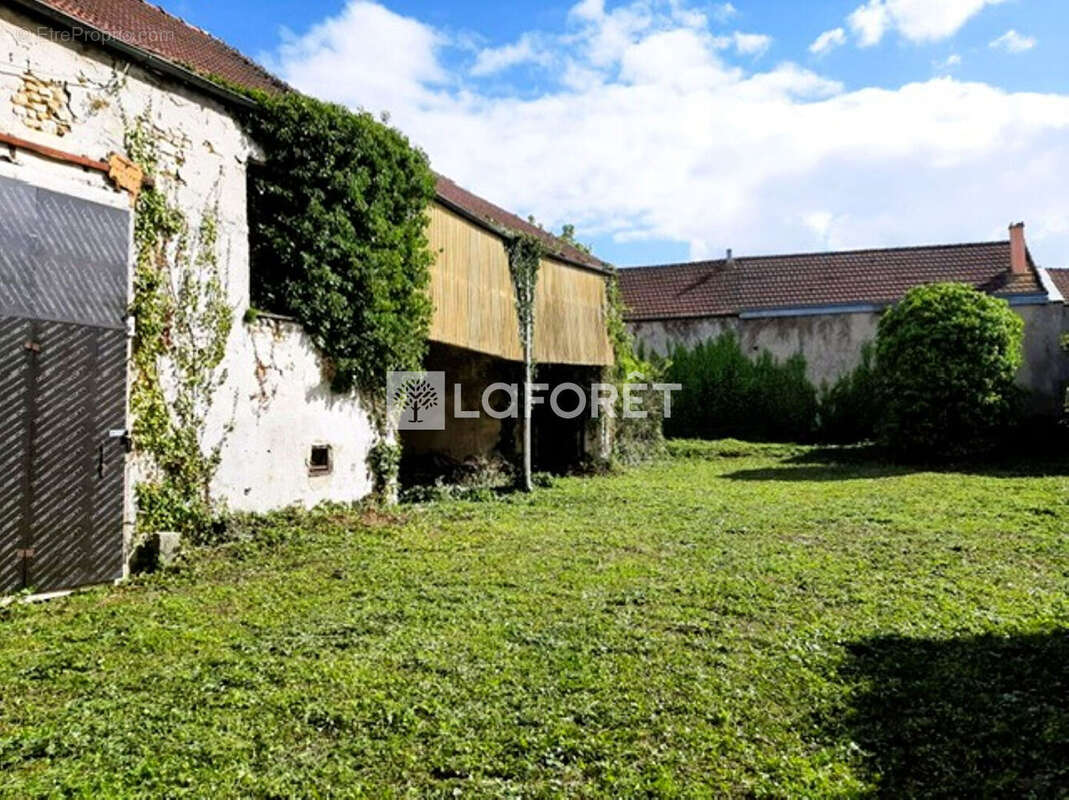 Maison à SAINT-NOM-LA-BRETECHE