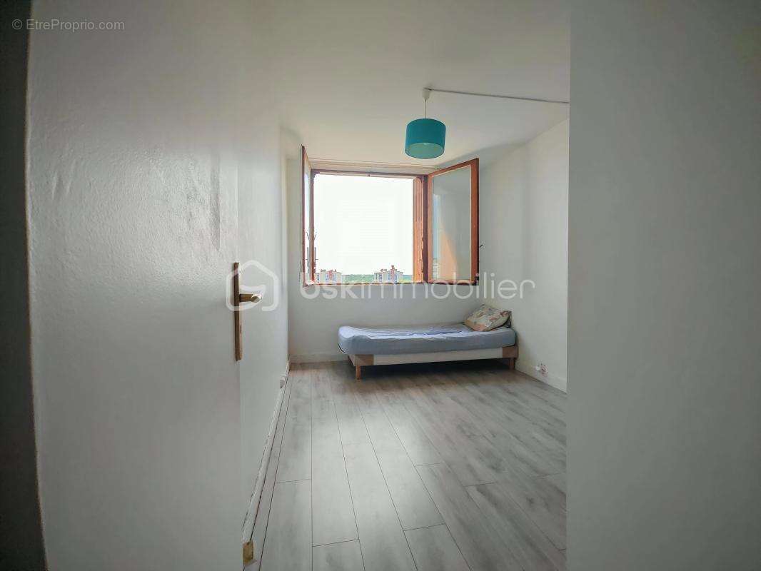 Meudon-la-Forêt – Grand appartement familial de 92 m² – 4 chambres – Dernier étage – À deux pas du Tram T6 - photo 10