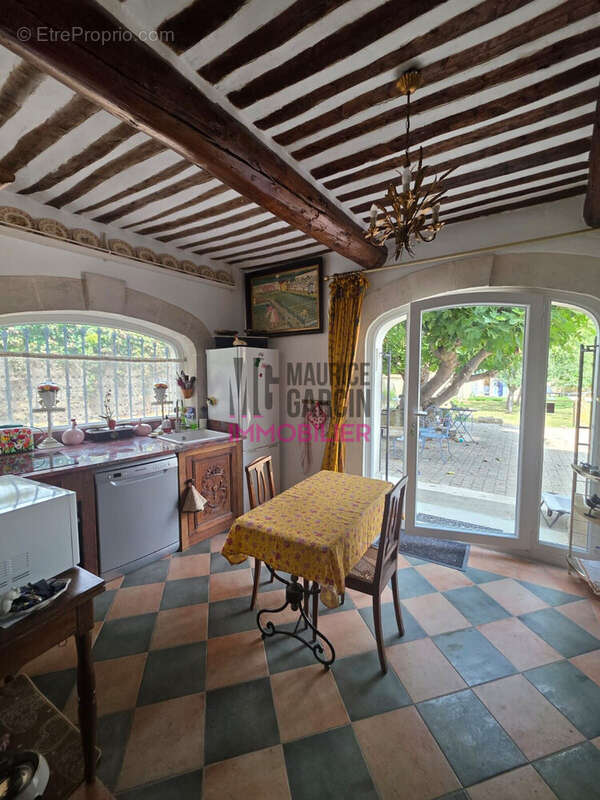 Maison 247 m² à Saint-Didier  - photo 3