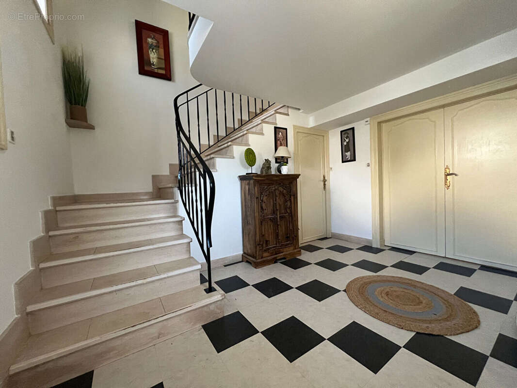 Maison Chamblet 8 pièce(s) 178 m2 - photo 2