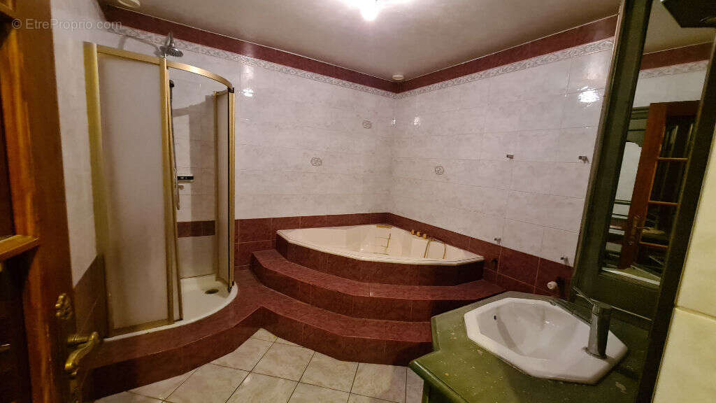 Maison à SAINT-PIERRE-EN-FAUCIGNY