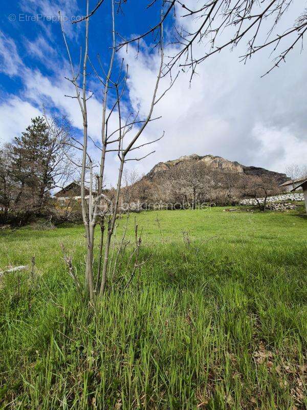 Terrain à BEAUVEZER