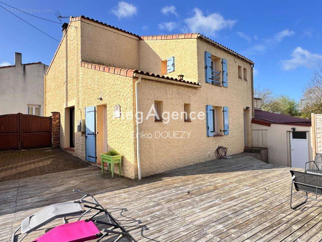 Maison à LES HERBIERS