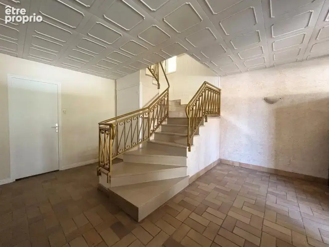 Maison 8 pièces 283 m² à vendre à Saint-Victor-De-Cessieu (38110) - photo 3