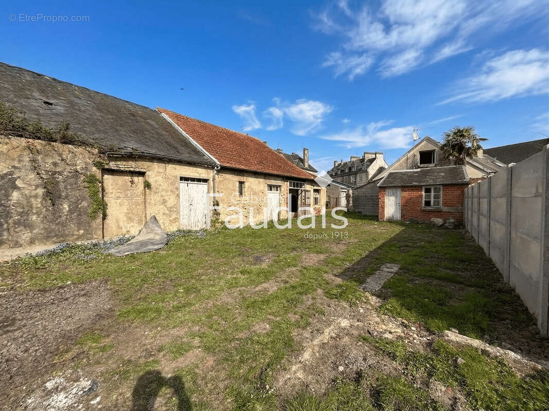 Terrain à ISIGNY-SUR-MER