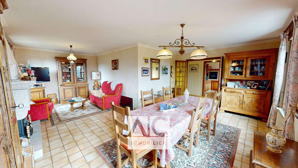 Maison à PLOUNEVEZ-QUINTIN