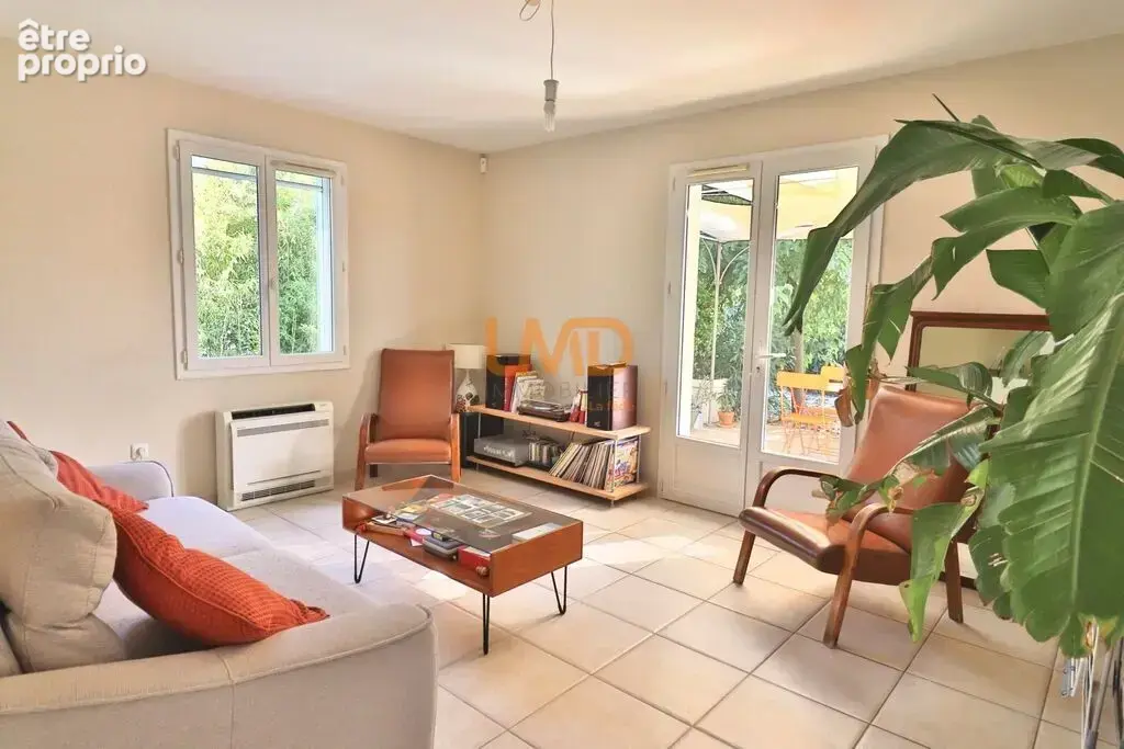 Saint Maximin proche centre: maison T4 103m2 - parking - jardin - photo 4