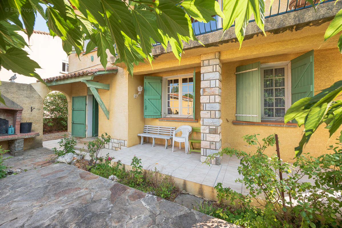 MaisonT5  avec 2 garages sur terrains clos - photo 59