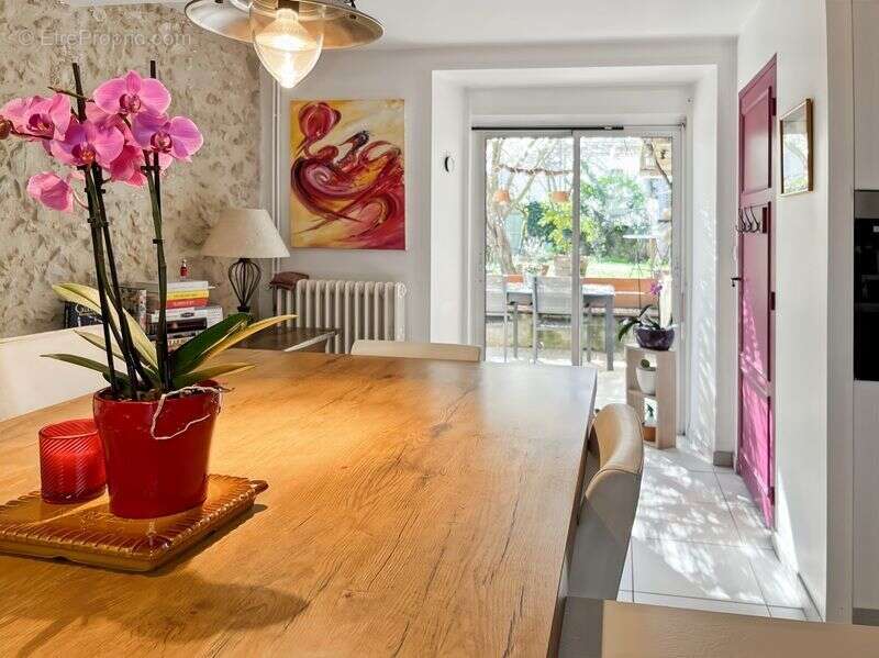 Maison de village rénovée avec jardin attenant - photo 6