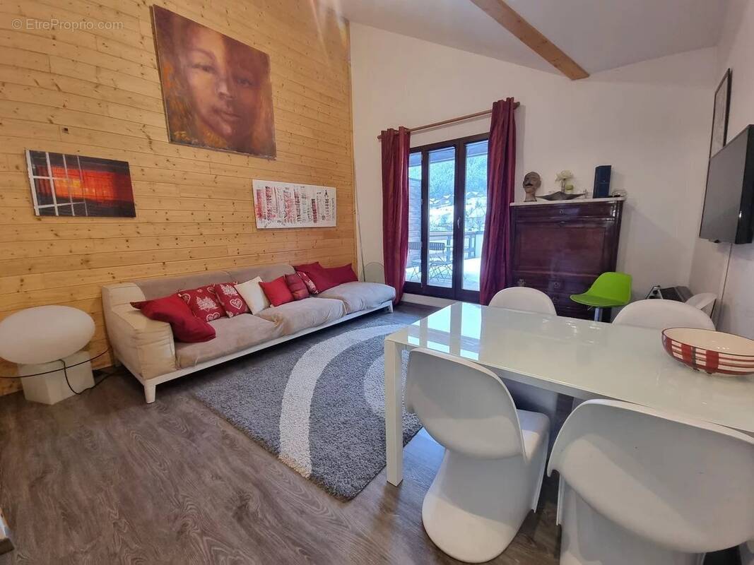 Appartement à LA SALLE-LES-ALPES