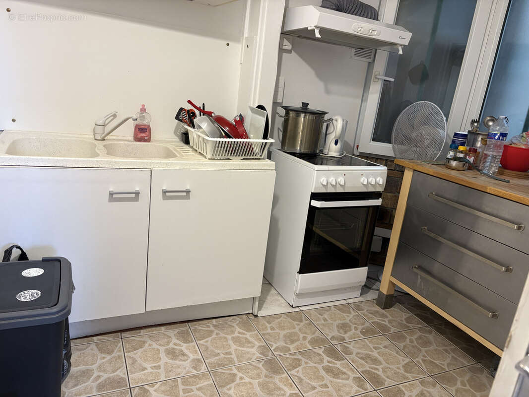 Appartement à VENEUX-LES-SABLONS