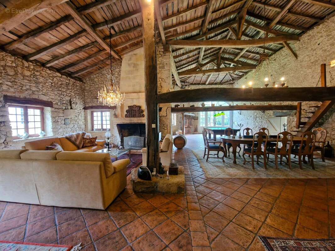 Superbe domaine de campagne avec trois habitations, piscine et court de tennis à seulement vingt minutes de Saint-Émilion - photo 6