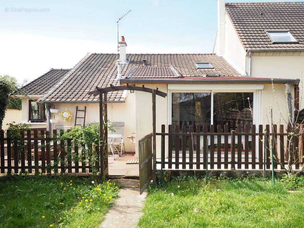 Maison à FONTENAY-LE-FLEURY