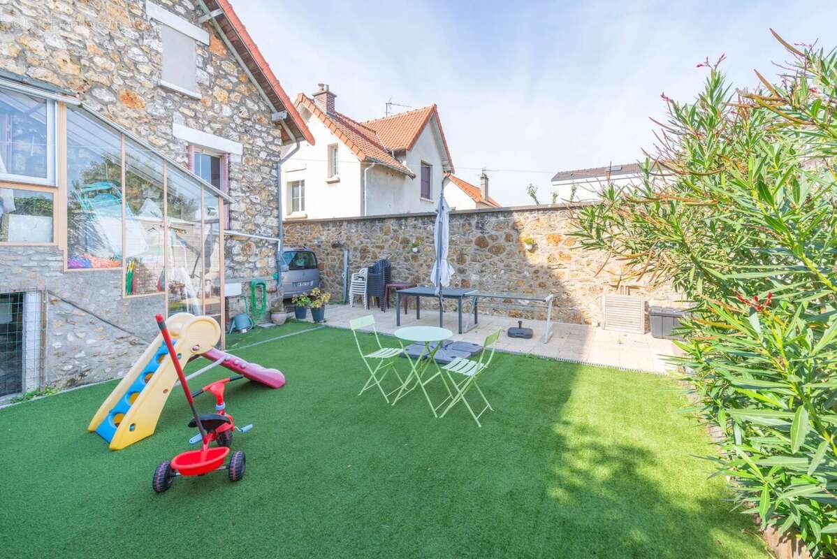 Maison à ISSY-LES-MOULINEAUX