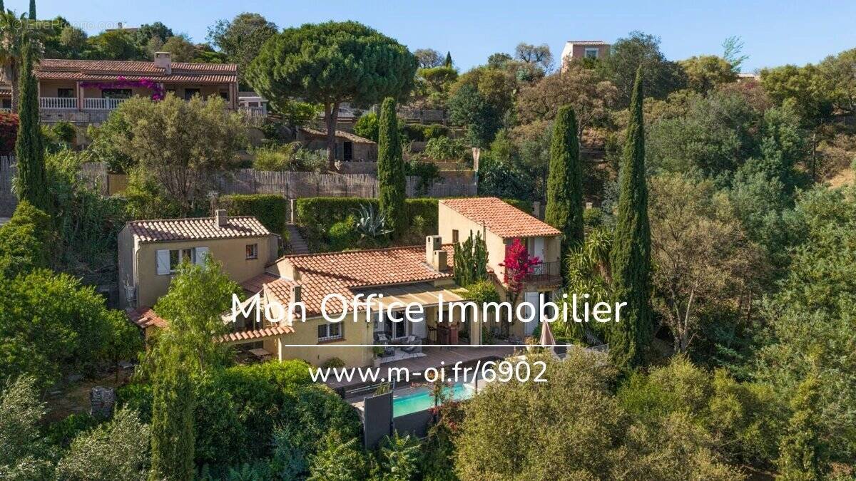 Photo Maison à Bormes-Les-Mimosas au prix de 695 000€