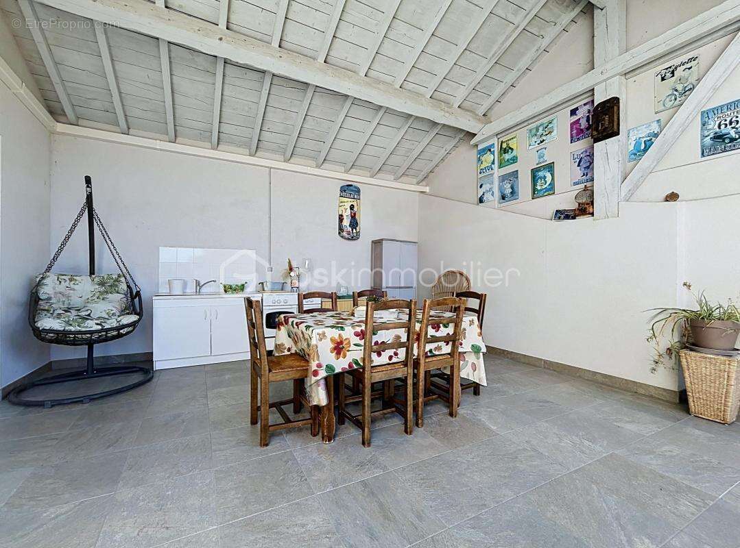 BEYNOST – Maison familiale de caractère alliant le charme de l'ancien et le confort moderne - photo 11