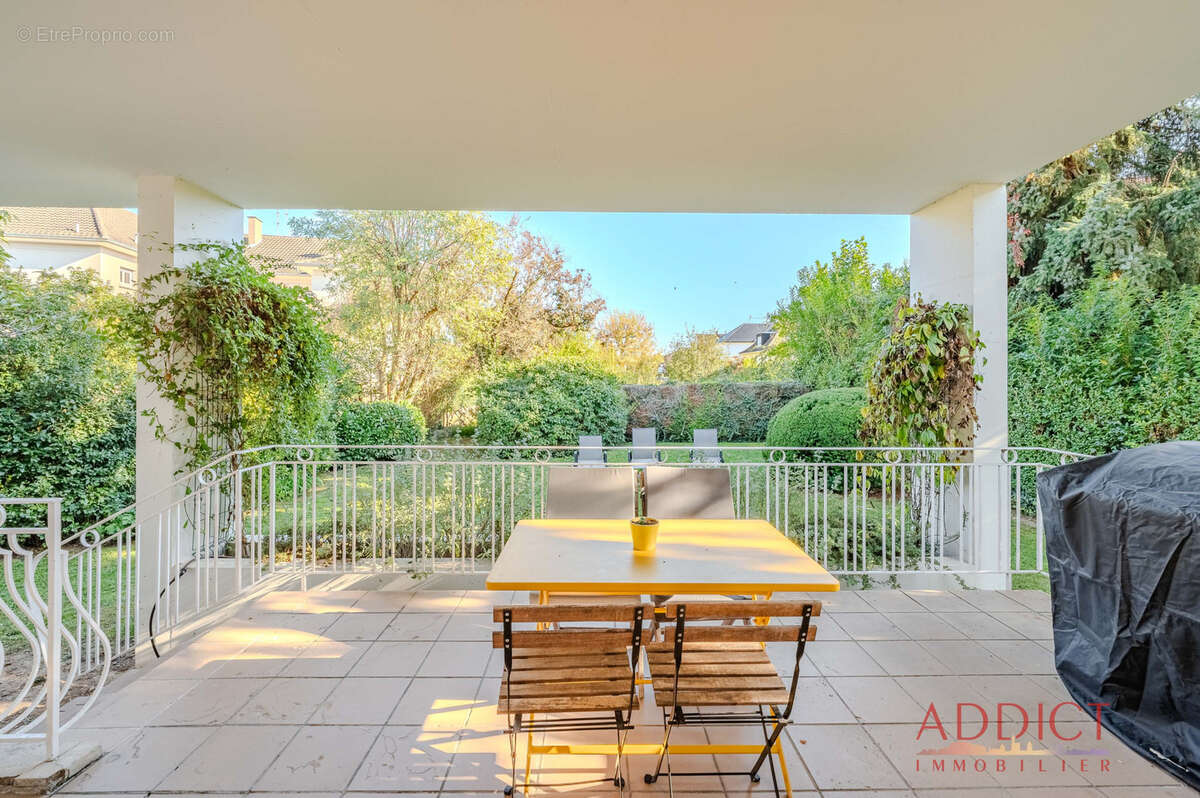 Spacieux appartement 5 pièces avec terrasse et grand jardin privatif - photo 2
