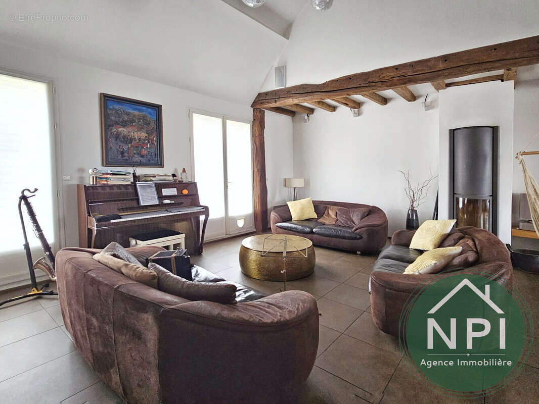 Maison à VAUX-LE-PENIL