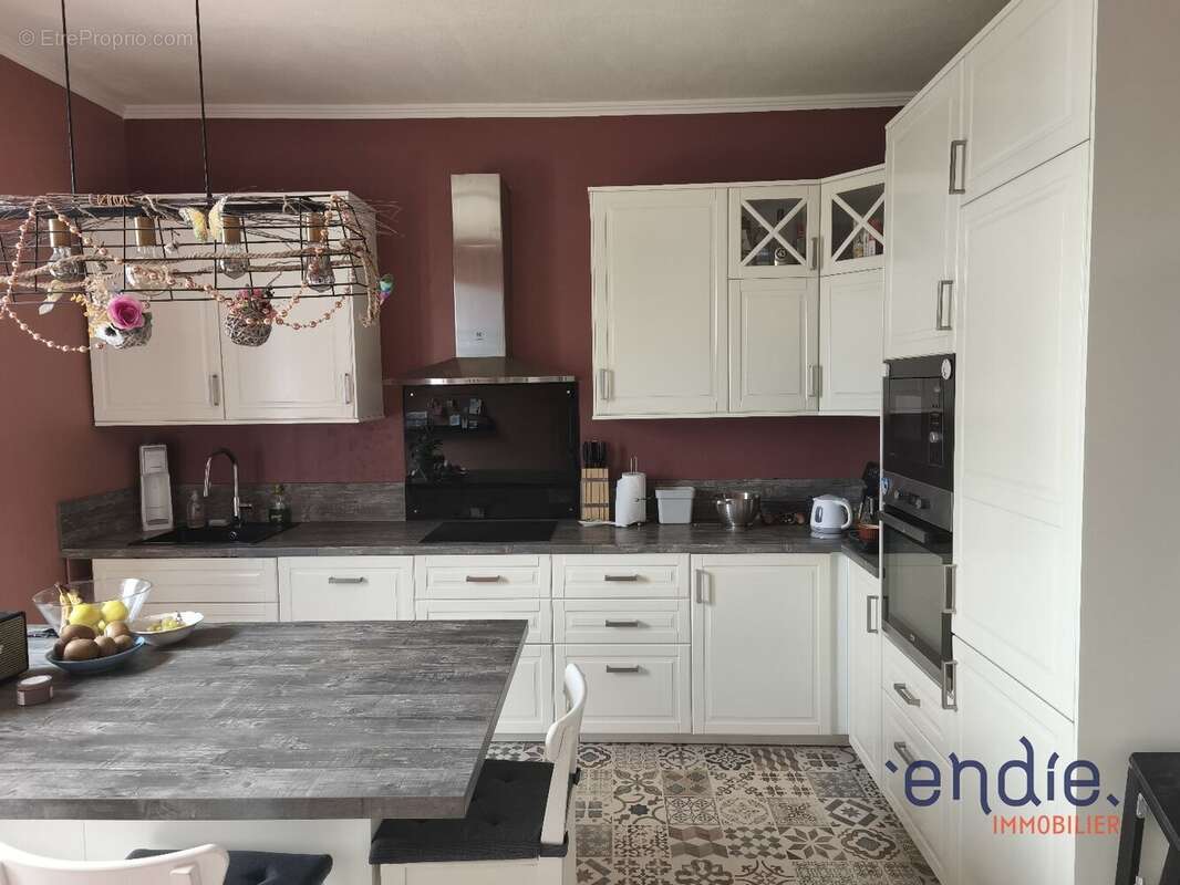 Maison à COSNE-D&#039;ALLIER