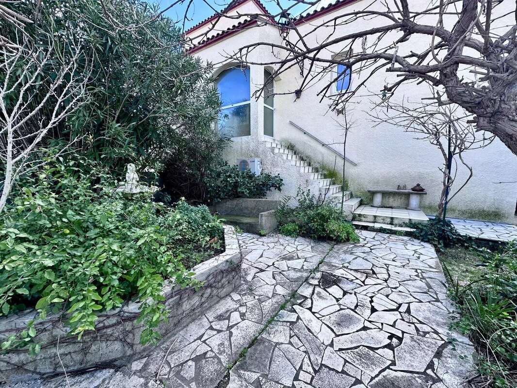 Maison à VILLENEUVE-DE-LA-RAHO