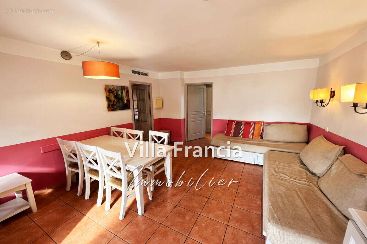 Appartement à MANDELIEU-LA-NAPOULE