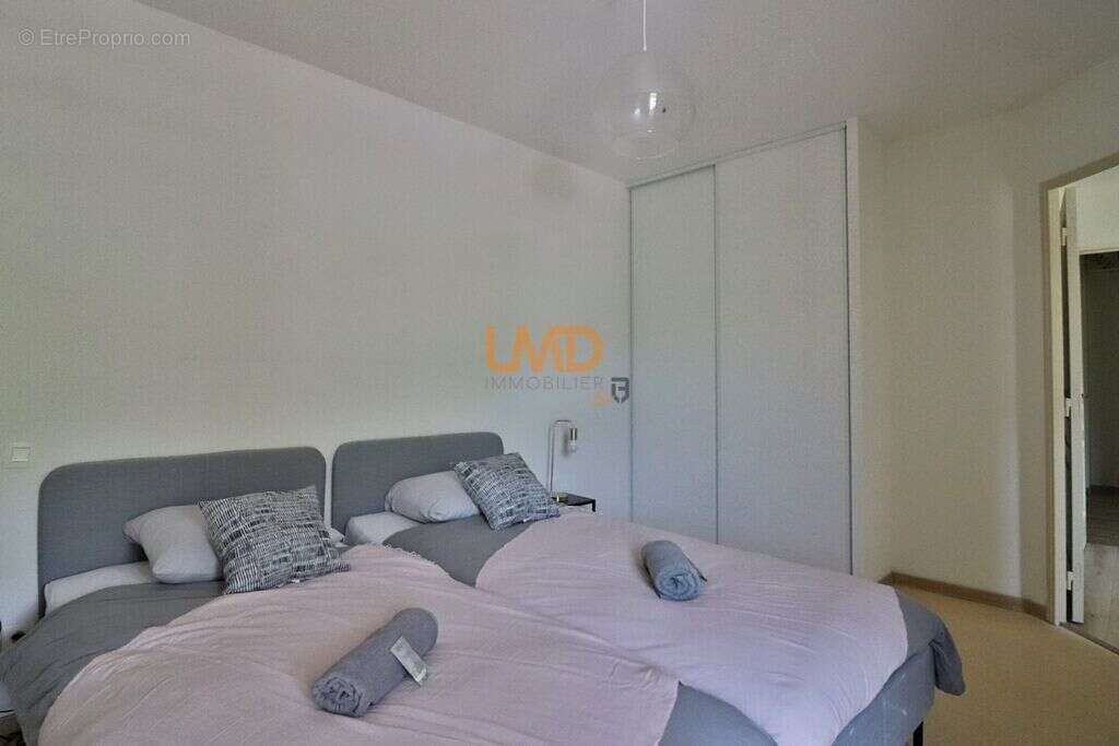 Appartement à AVENE