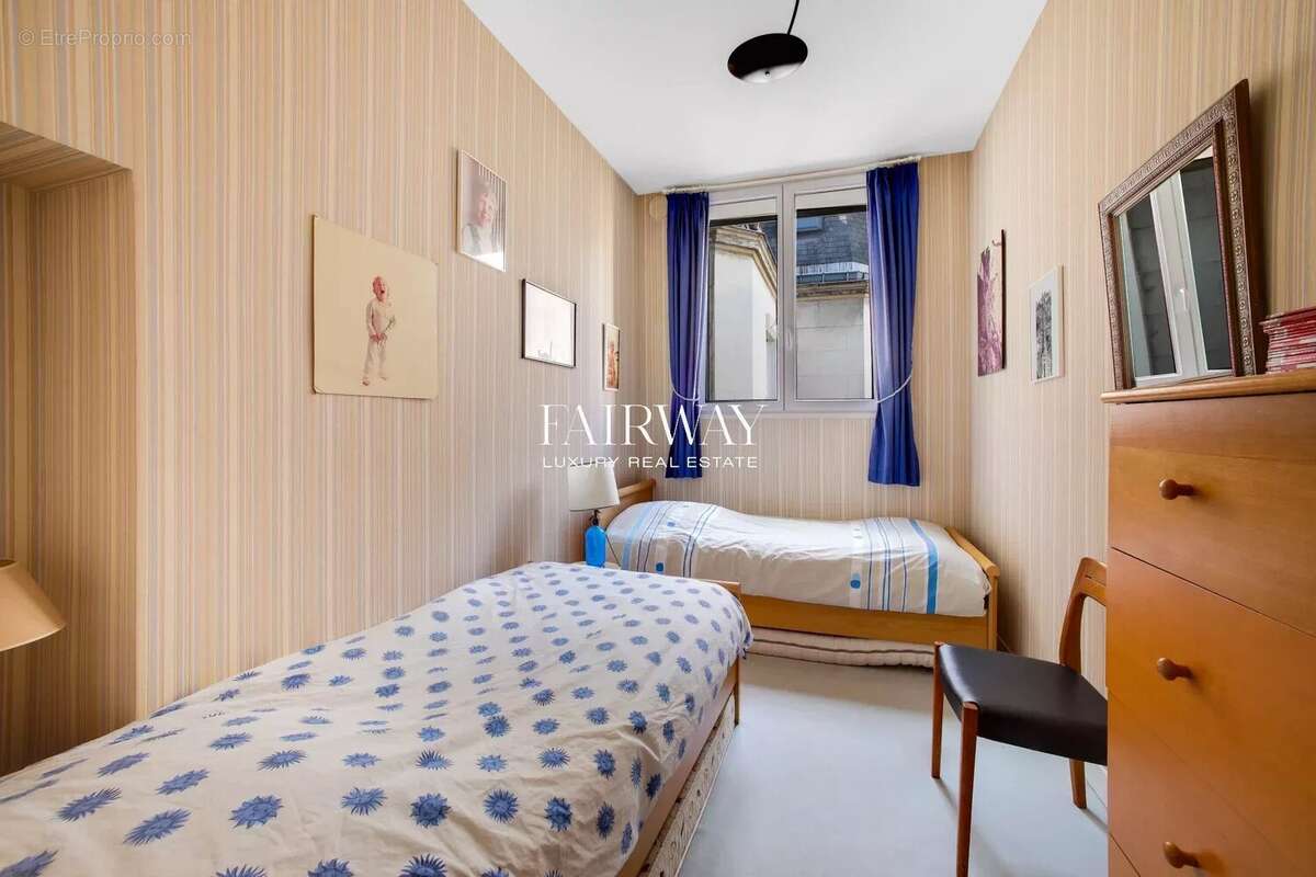Appartement à PARIS-17E