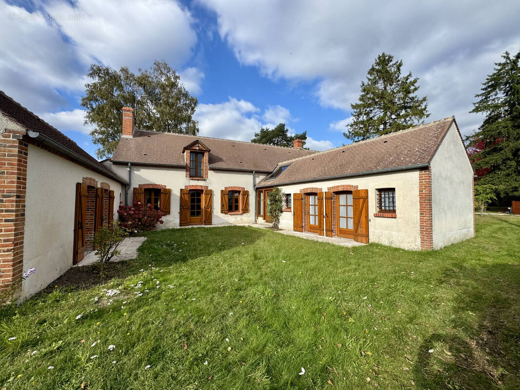 Maison à VIEILLES-MAISONS-SUR-JOUDRY