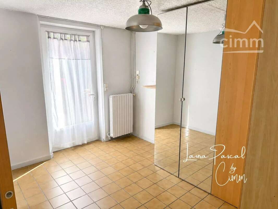 Maison familiale avec nombreuses dépendances – Générac (33920) - photo 9