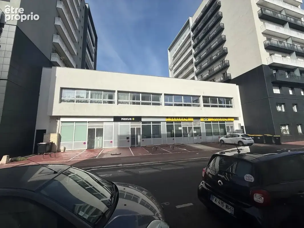 Photo Commerce à Charenton-Le-Pont au prix de 4 680 000€