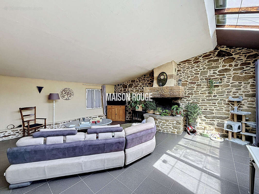 Maison en pierres avec potentiel  d'aménagement sur grand terrain - photo 6