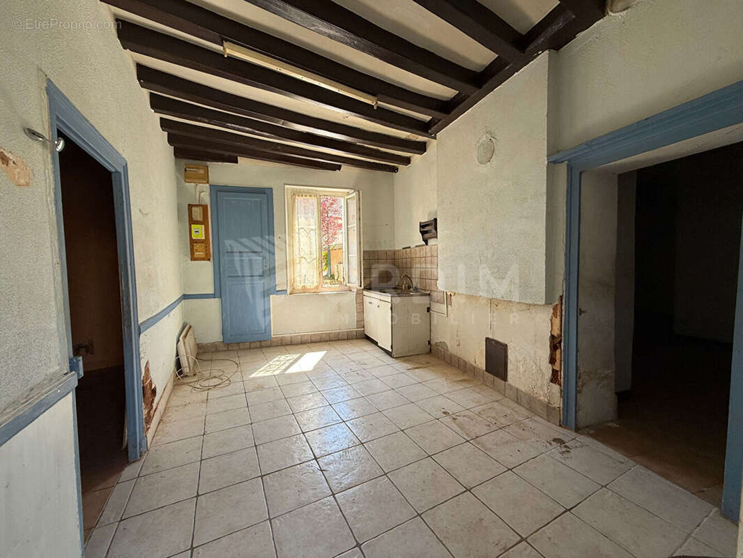 Léré  (18240)  Maison avec deux  appartements - 5 pièces - 3 chambres - Terrain 245 m². - photo 12