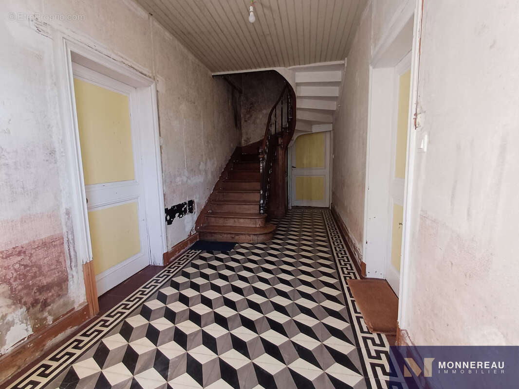 Maison à BAIGNES-SAINTE-RADEGONDE