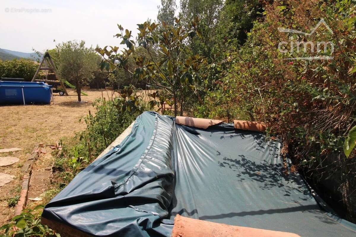 A vendre une maison de 150m² habitables avec un un jardin et une source - photo 25