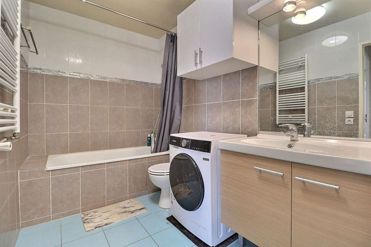 Appartement à AUBERVILLIERS