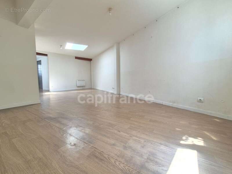 Appartement à vendre 2 pièces ROYAN (17) - Plain pied - Cour fermée - Centre ville - photo 2
