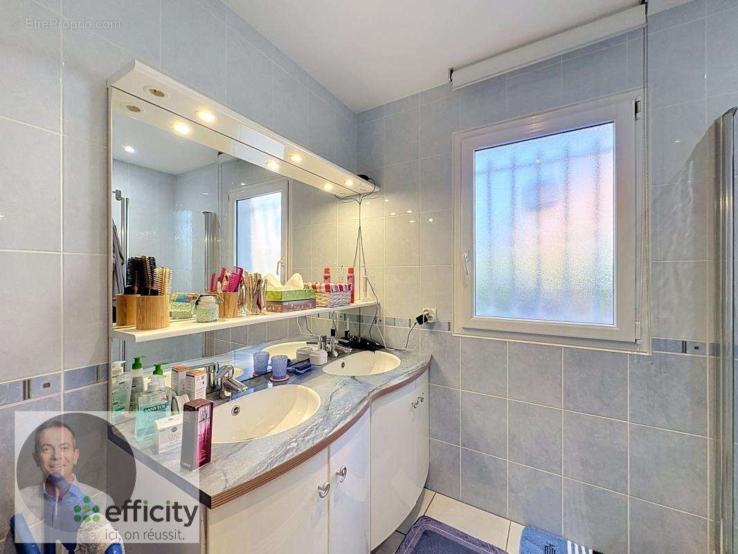 Maison 129 m² à Magnet  - photo 18