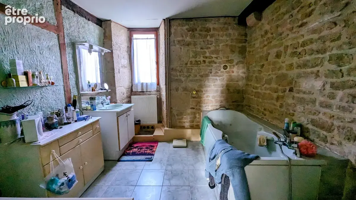 En bourgogne, dans le département de l'yonne, maison ancienne de caractere  avec dependances et terrain - photo 7
